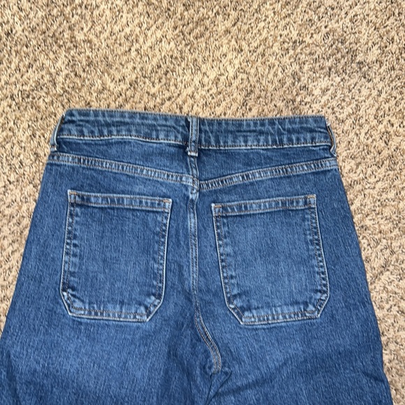 Old Navy Capri Straight Leg Jeans - Picture 4 of 4